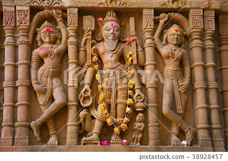 Carved idol on the outer wall, Hatkeshwar Mahadev 38928457