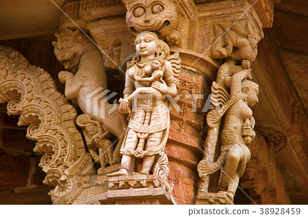Carved idol on the outer wall, Hatkeshwar Mahadev 38928459