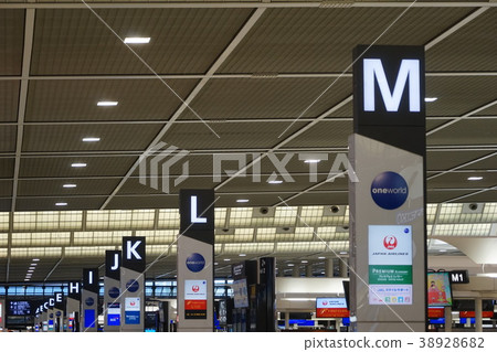 3月成田國際機場18號航站樓出發大廳 3月成田國際機場18號航站樓出發大廳 38928682