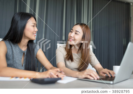 Businessmen were brainstorming about their jobs.  38928795