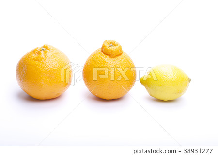 Decopon and lemon 38931277