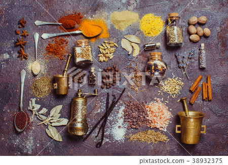 Flat lay spices 38932375
