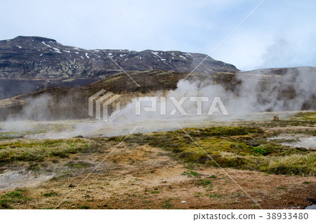 在冰島Geysir的噴泉 38933480