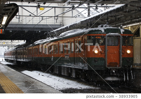 高崎地區115系列列車(帶退休裝修的年末) 高崎地區115系列列車(帶退休裝修的年末) 38933905