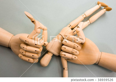 被“喜歡!”粉碎的人 被“喜歡!”粉碎的人 38939526