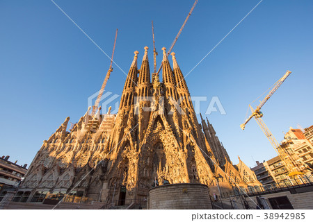 Sagrada Familia in the morning of dawn 38942985
