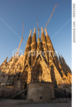Sagrada Familia在黎明的早晨 Sagrada Familia在黎明的早晨 38942988