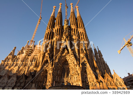 Sagrada Familia在黎明的早晨 Sagrada Familia在黎明的早晨 38942989