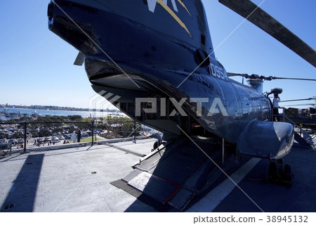 美國加利福尼亞州聖地亞哥的中途島號航空母艦博物館（直升機） 38945132