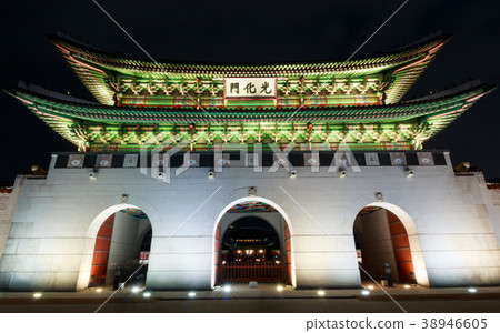 Night view of Gwanhwamun in Seoul Night view of Gwanhwamun in Seoul 38946605
