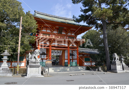 Imamiya Shrine Flower Gate Imamiya Shrine Flower Gate 38947317