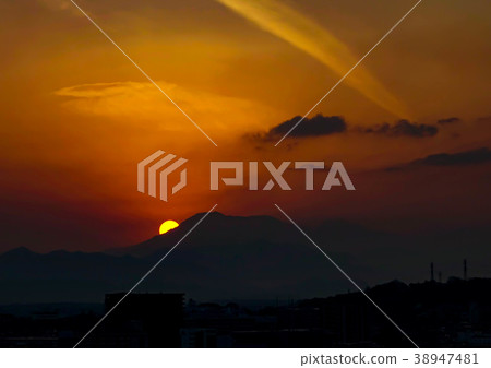 落日山 38947481