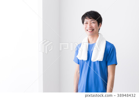 年輕人體育鍛煉 38948432