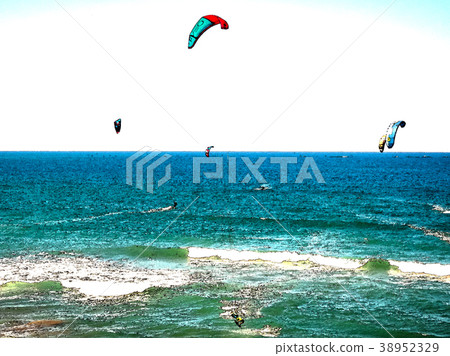 Kite surfing 38952329