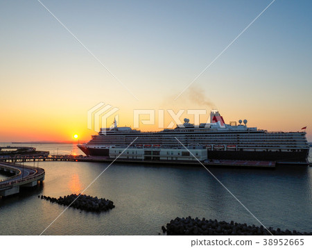 luxury liner luxury liner 38952665