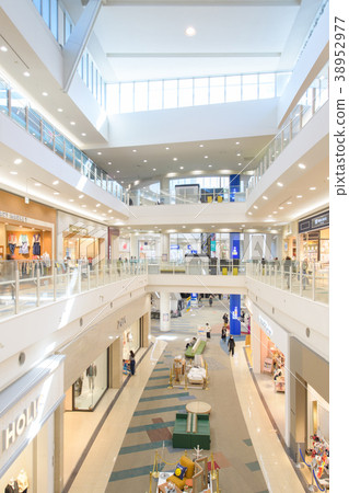 Shopping mall 38952977