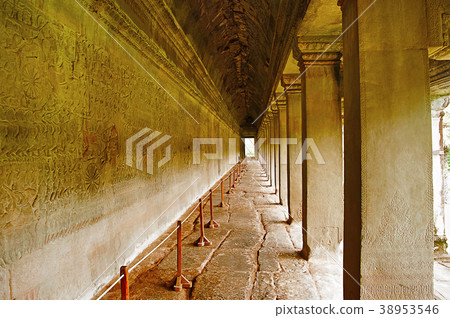 Outer gallery of Angkor Wat, Siem Reap, Cambodia 38953546