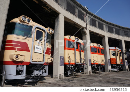 在津山市“Tsuyama Manabi's Railroad Hall”展出鐵路相關事物的博物館 在津山市“Tsuyama Manabi's Railroad Hall”展出鐵路相關事物的博物館 38956213