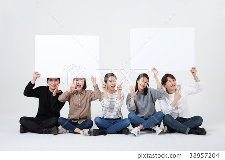 Friends, colleagues, men, women, Koreans 38957204