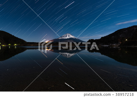 Inverted Fuji under the starry sky 38957218