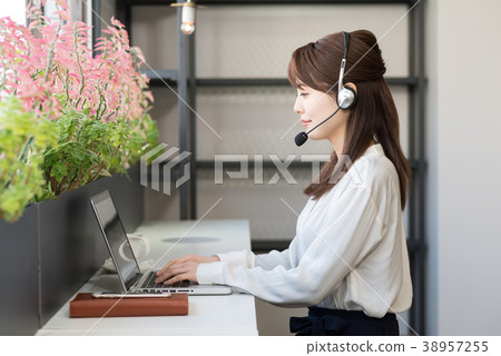WEB conference image 38957255