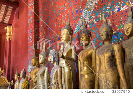 Buddha statues at Wat Xieng Thong in Luang Prabang 38957940