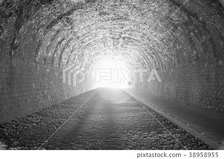 老隧道老隧道涼爽季節荒涼季節竹南幸町 老隧道老隧道涼爽季節荒涼季節竹南幸町 38958955