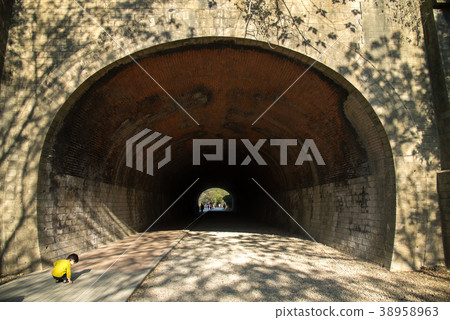 老隧道老隧道涼爽季節荒涼季節竹南幸町 老隧道老隧道涼爽季節荒涼季節竹南幸町 38958963
