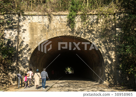 老隧道老隧道涼爽季節荒涼季節竹南幸町 老隧道老隧道涼爽季節荒涼季節竹南幸町 38958965