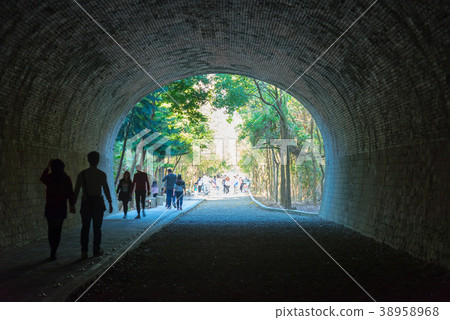 老隧道老隧道涼爽季節荒涼季節竹南幸町 老隧道老隧道涼爽季節荒涼季節竹南幸町 38958968
