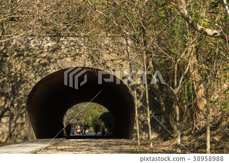老隧道老隧道涼爽季節荒涼季節竹南幸町 老隧道老隧道涼爽季節荒涼季節竹南幸町 38958988