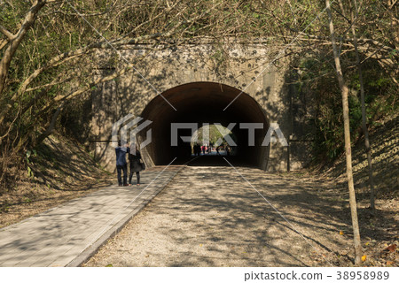 老隧道老隧道涼爽季節荒涼季節竹南幸町 老隧道老隧道涼爽季節荒涼季節竹南幸町 38958989