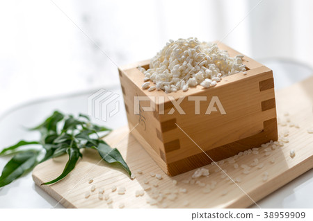 Malted rice  38959909