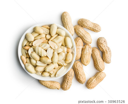 The peeled peanuts. The peeled peanuts. 38963526