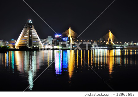 Aomori Port Asam and Aomori Bay Bridge night view 38965692
