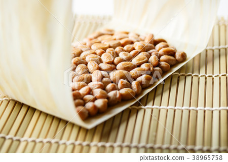 Traditional natto 38965758