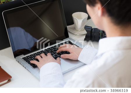 Male blogger image Male blogger image 38966319