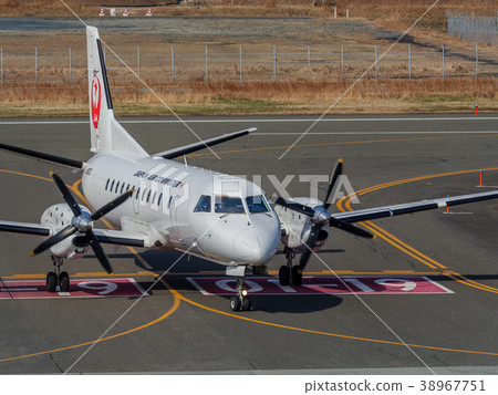 State of stork Tajima Airport of Hyogo Prefecture Serve 340B machine which became service end between Toyooka, Itami 38967751