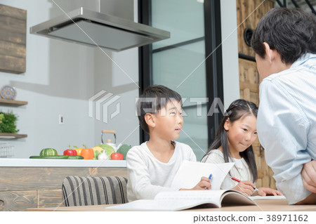 Family Father Dad Sister Studying Dining Kitchen Lifestyle Homework Elementary School Student Family Father Dad Sister Studying Dining Kitchen Lifestyle Homework Elementary School Student 38971162
