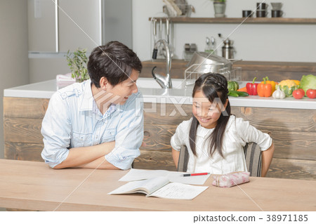 父親教學研究父親父親爸爸女孩女孩的生活意識 父親教學研究父親父親爸爸女孩女孩的生活意識 38971185