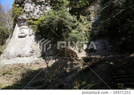 大分/熊野Magaibutsu Fudo Myoou和Amida Nyorai的石佛 大分/熊野Magaibutsu Fudo Myoou和Amida Nyorai的石佛 38971201