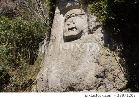 大分/熊野Magaibutsu Fudo Myoishi的石佛 38971202