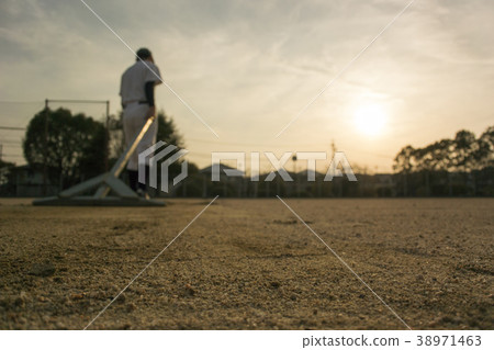 Men who catch dragonflies Men who catch dragonflies 38971463