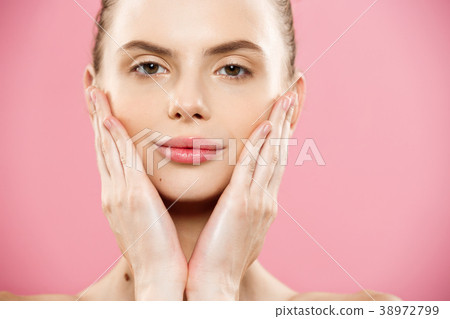 Beauty Spa Concept - Caucasian Woman with perfect 38972799