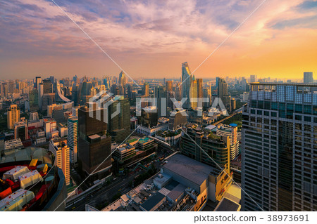 Sunset in Ratchaprasong and Sukhumvit Sunset in Ratchaprasong and Sukhumvit 38973691