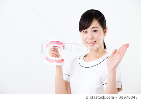 Cosmetic dental staff Cosmetic dental staff 38975045