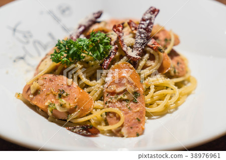 pasta with germany sausage 38976961
