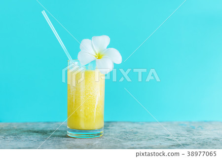 Fresh Color Juice Smoothie Tropical Fruit 38977065