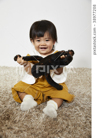 Infant baby portrait 38977208