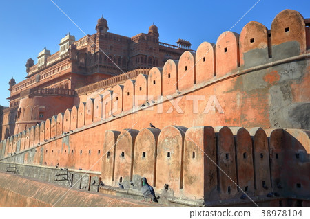 Bikaner: exterior facade of Junagarh Fort  38978104